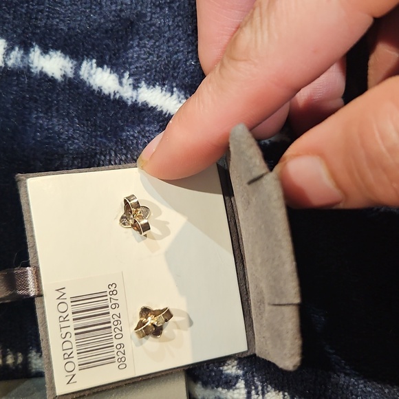 Worn Once DAVID YURMAN DIAMOND Pearl and Silver Stud Earrings 7.44 mm - Picture 2 of 4